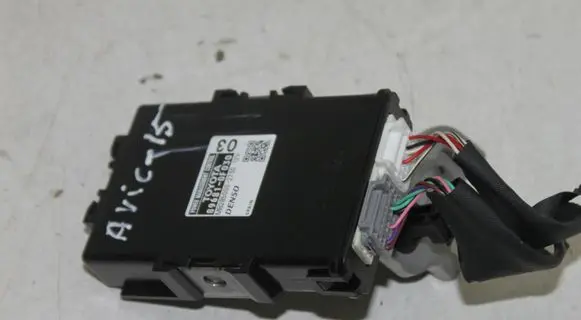 Toyota Avensis T270 Other control units/modules 896810F030
