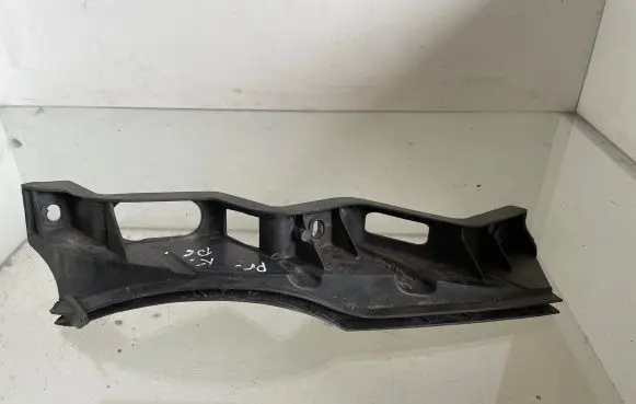 Volkswagen PASSAT B6 Front bumper mounting bracket 3C0807889