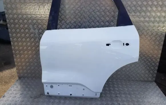 Ford Kuga III Rear door