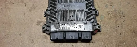 Volvo V50 Engine control unit/module 30729065A 5WS40092I