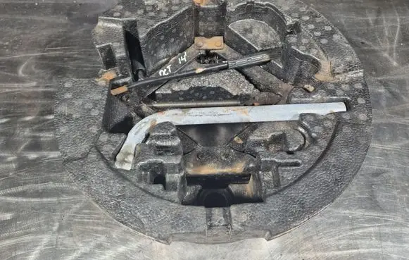 Skoda Octavia Mk3 (5E) Tool box 5E0012115E