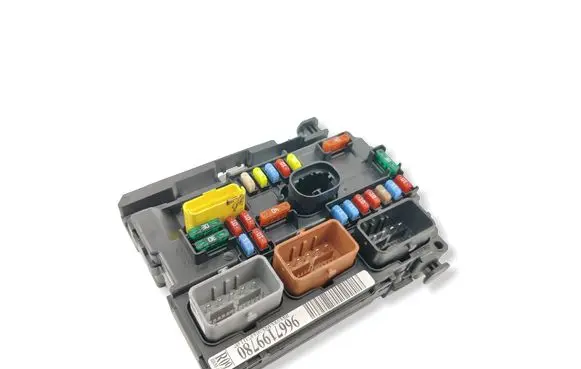 Citroen C3 Fuse module 9667199780