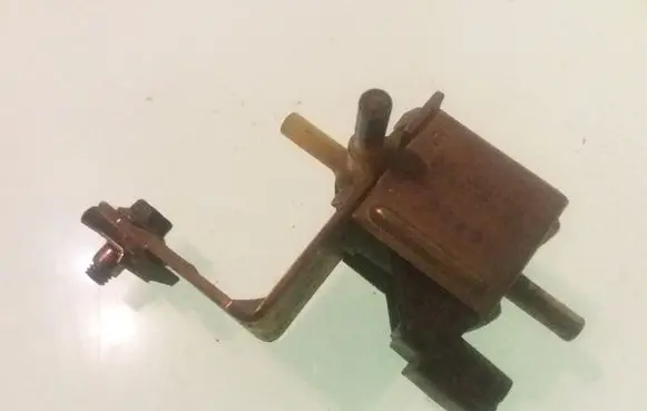 Audi A6 S6 C4 4A Turbo solenoid valve 437906283A