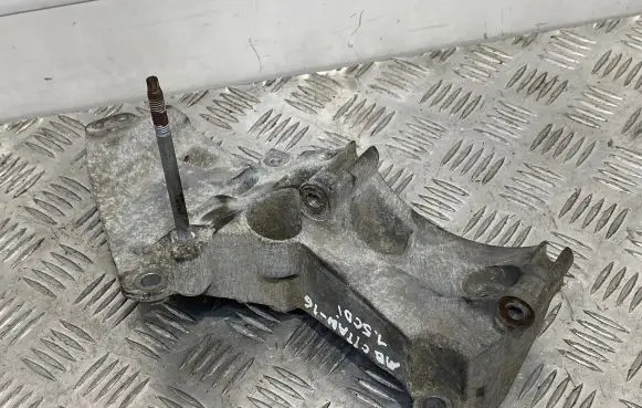 Mercedes-Benz Citan W415 Generator/alternator bracket 8200669494