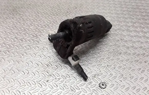 Seat Leon (1P) Windscreen/windshield washer pump 