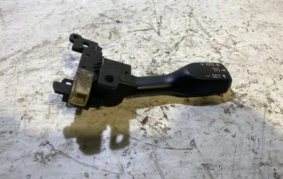 Toyota Avensis T270 Cruise control stalk 18A174