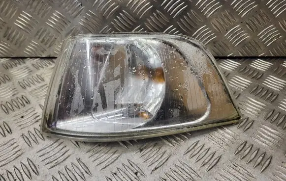 Volvo S40, V40 Front indicator light