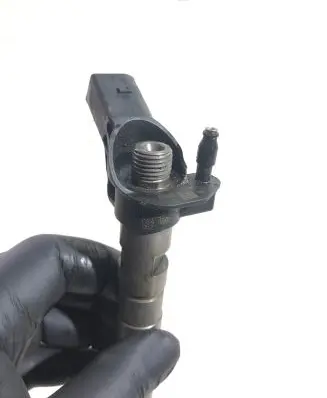 Audi Q7 4L Fuel injector 059130277AH 070214 0445115052