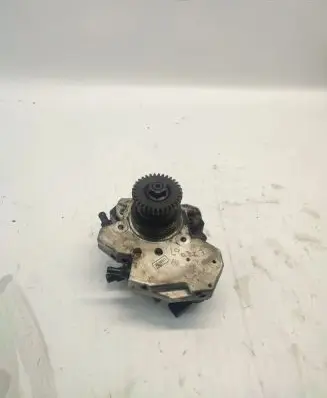 Mercedes-Benz E W211 Fuel injection high pressure pump A6420106500