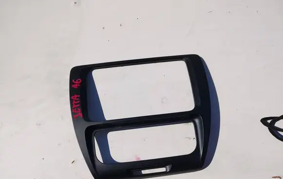 Volkswagen Jetta VI Panel trim 