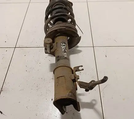 KIA Sorento Front shock absorber with coil spring 546512w750