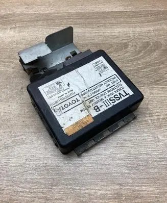Toyota Carina T210 Immobilizer control unit/module 2370001300
