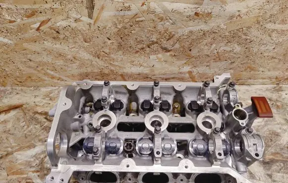 Porsche Panamera (970) Engine head 9461041065R