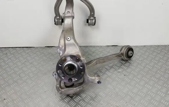 Mercedes-Benz S AMG W222 Front wheel hub spindle knuckle 2222001