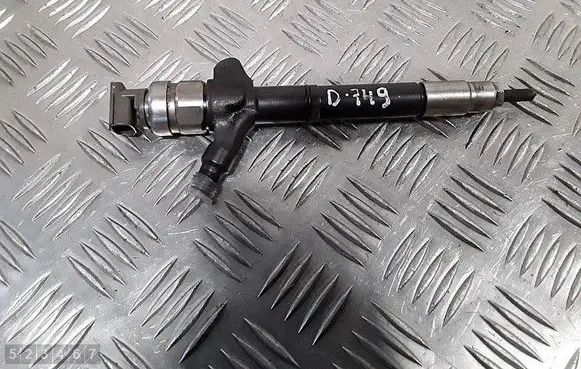 Toyota Corolla Verso E121 Fuel injector 236700R170