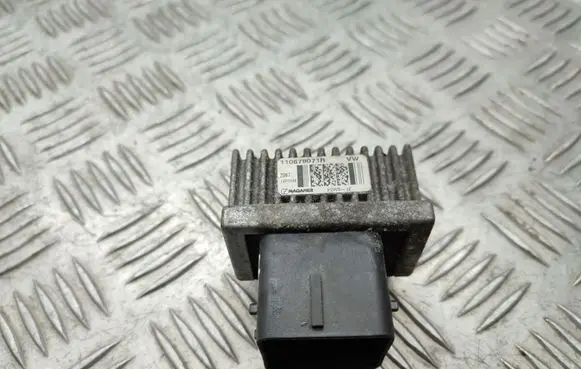 Renault Master III Glow plug pre-heat relay 110678071R