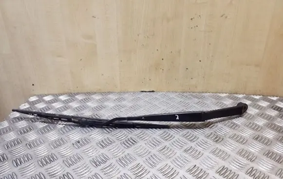 Suzuki Grand Vitara II Front wiper blade arm