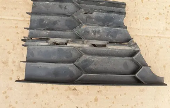 Skoda Superb B6 (3T) Front bumper lower grill 3T0853665B