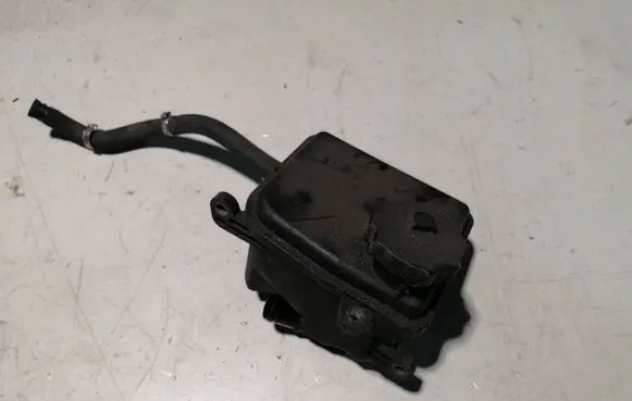 Mercedes-Benz C W204 Power steering fluid tank/reservoir A0004602983