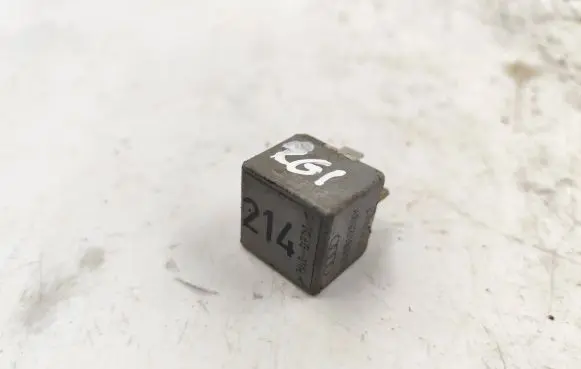 Audi A4 S4 B5 8D Other relay 443951253K