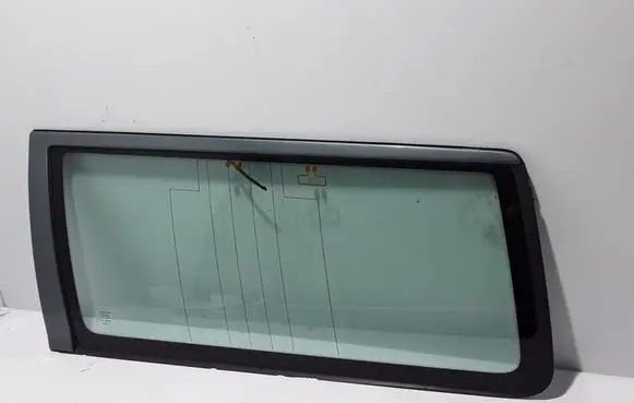 Volvo XC70 Rear side window