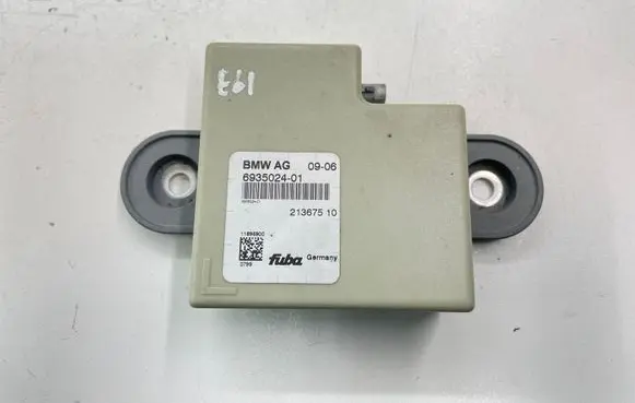 BMW 5 E60 E61 Antenna control unit 693502401 21367510