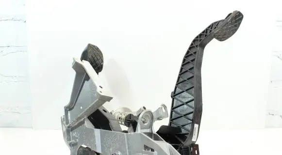 Audi A6 S6 C6 4F Pedal assembly 4F1721117F A1S112CD1
