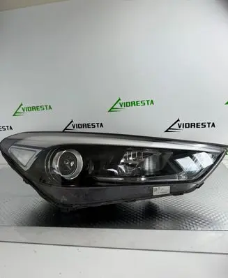 Hyundai Tucson TL Headlight/headlamp D7921110B0