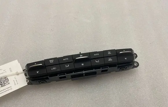 Maserati Levante Climate control unit 06701670850 670167085