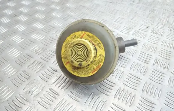 Audi 80 90 S2 B4 Master brake cylinder 