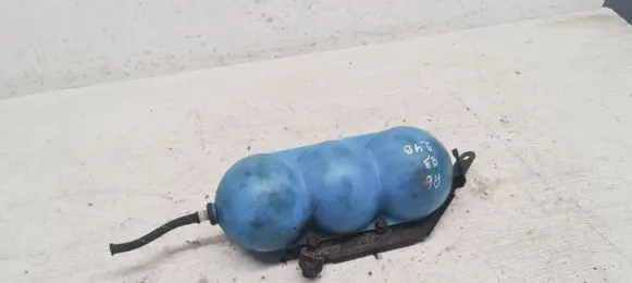 Vacuum air tank