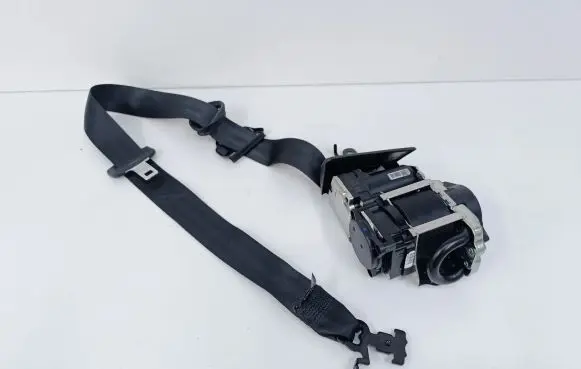 Volvo XC90 Front seatbelt 31675240