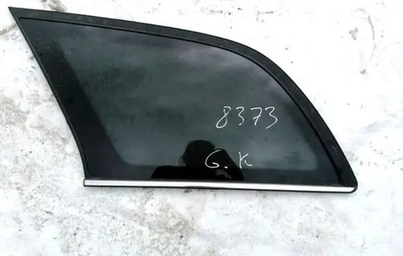 Toyota Avensis T250 Rear side window