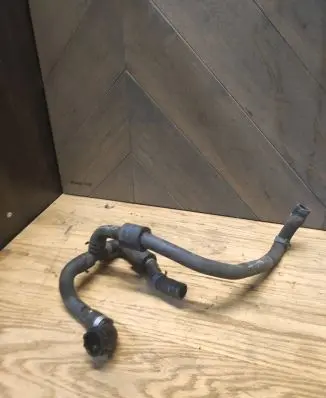 Audi A5 8T 8F Engine coolant pipe/hose 8E0122293C
