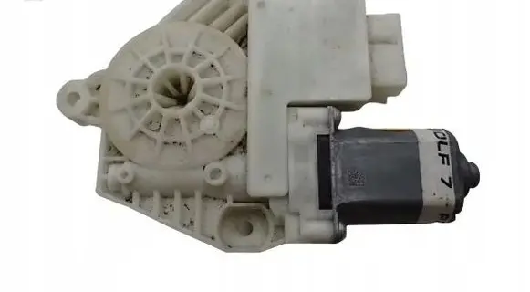 Volkswagen Golf VII Front door window regulator motor 5Q4959811A