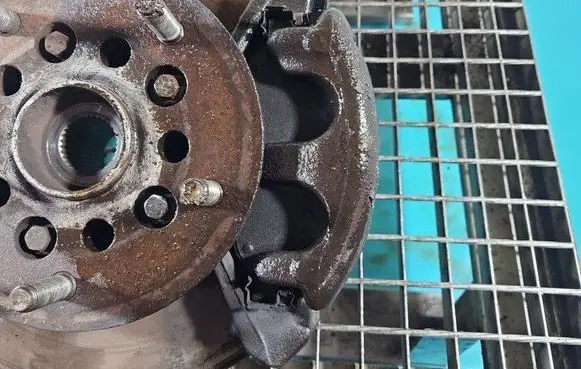 Front brake caliper