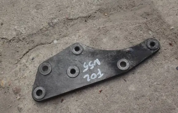 BMW 7 F01 F02 F03 F04 other engine part 7589205