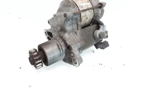 Toyota Avensis Verso Starter motor 281004270