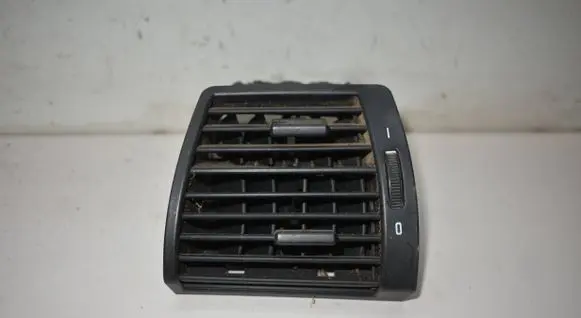 BMW X5 E53 Dashboard side air vent grill/cover trim 8402215