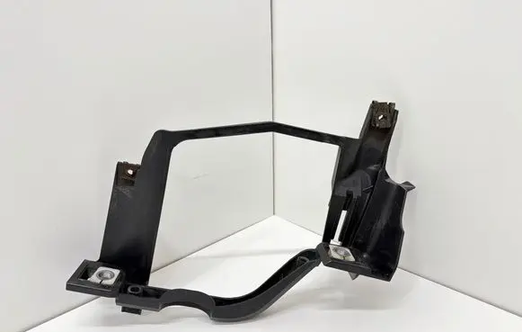 BMW 5 E60 E61 Headlight/headlamp mounting bracket 15873800