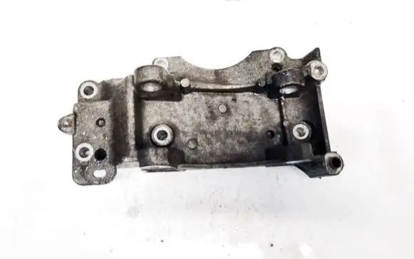Peugeot 407 Engine mounting bracket 9648735580