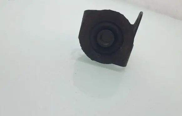 Radiator mount bracket