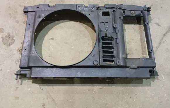 Peugeot 307 Radiator cooling fan shroud 