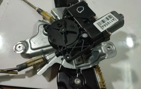 Opel Insignia A Rear door window regulator motor 
