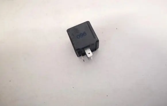 Volkswagen PASSAT B4 Other relay 191953227a 4db003750-64