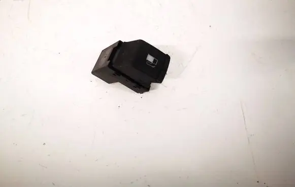 Volkswagen PASSAT B5.5 Fuel tank opening switch 1J0959833A