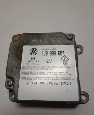 Volkswagen PASSAT B5 Airbag control unit/module 1J0909607
