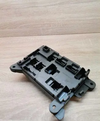 BMW 3 E90 E91 Fuse module 180507050240