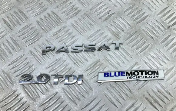 Volkswagen PASSAT B8 Manufacturers badge/model letters 5G0853675AL