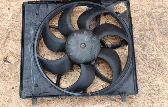 Opel Corsa F Fan set 500175304 XS0227900371